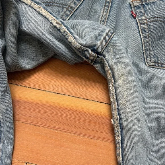 Vintage Levi’s 501 Light Wash Blue Jeans Made in Canada - Picture 12 of 13